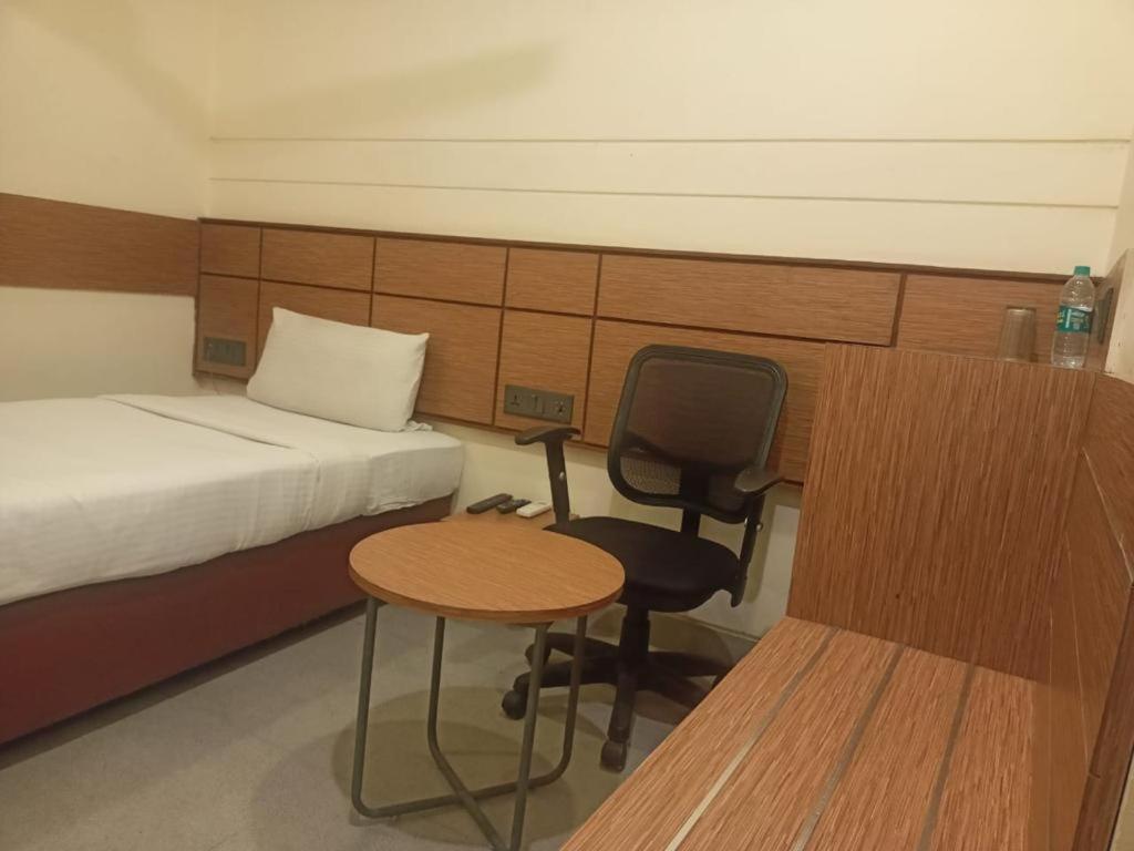 Max Hotels Allāhābād Junction Zewnętrze zdjęcie